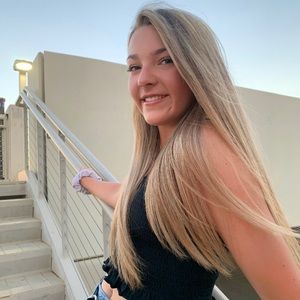 Meet your Posher, Nicole